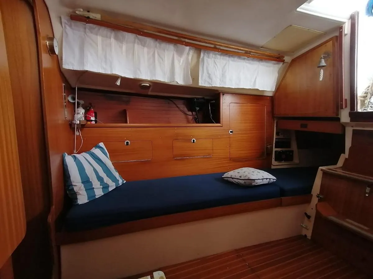 Cozy Sailboat In Barcelona!! No Showers Sant Adria de Besos Spanje