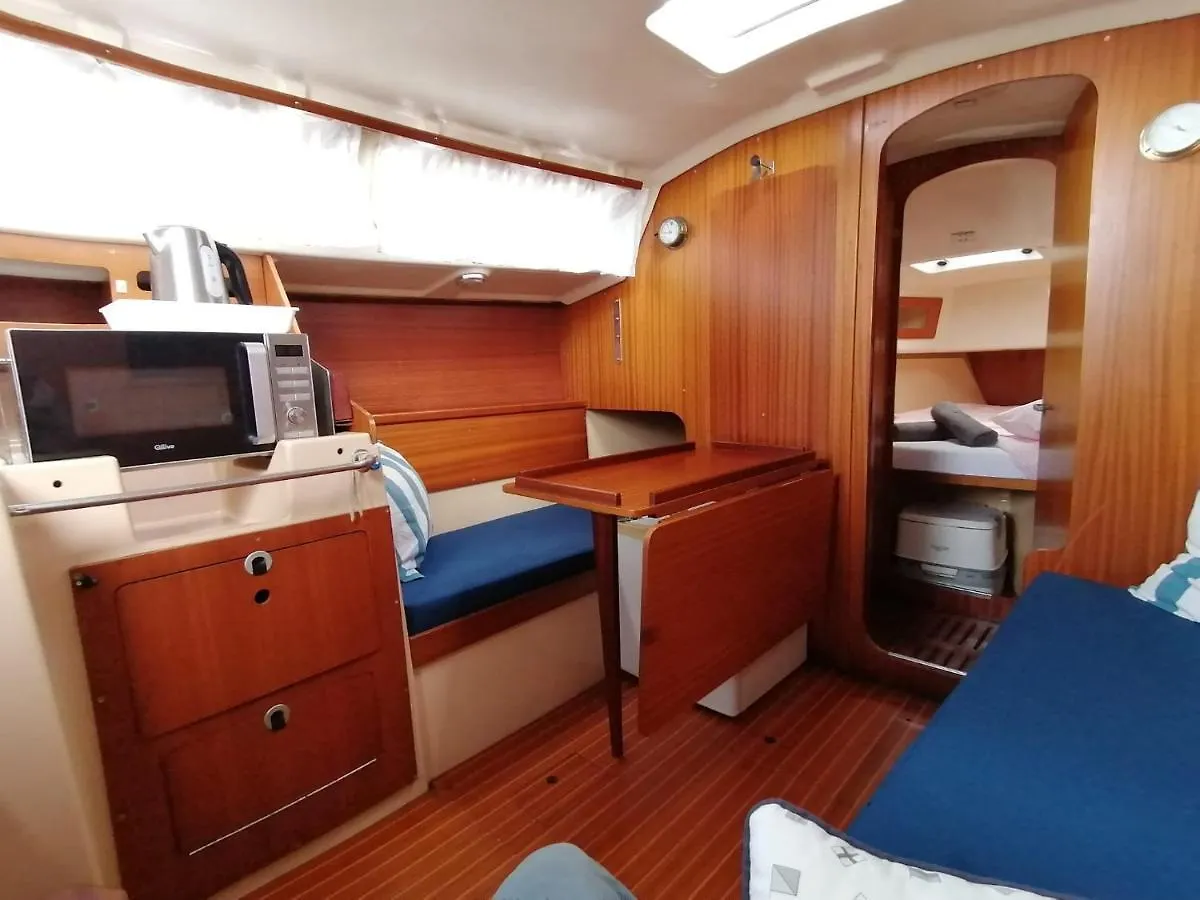 Cozy Sailboat In Barcelona!! No Showers Sant Adria de Besos
