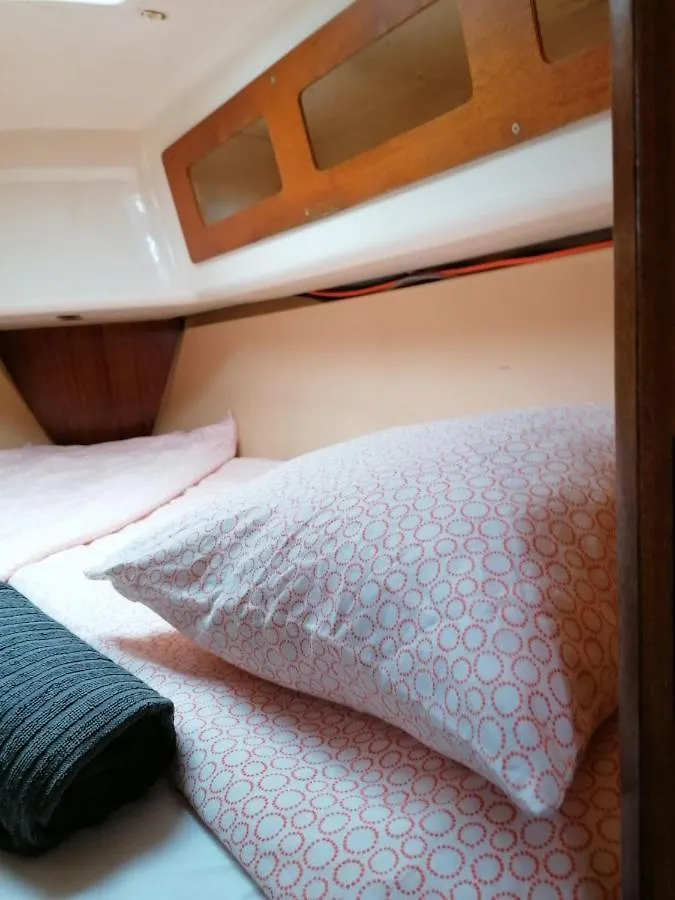 Cozy Sailboat In Barcelona!! No Showers Sant Adria de Besos