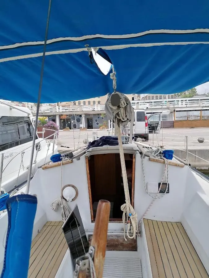 Botel Cozy Sailboat In Barcelona!! No Showers Sant Adria de Besos Spanje