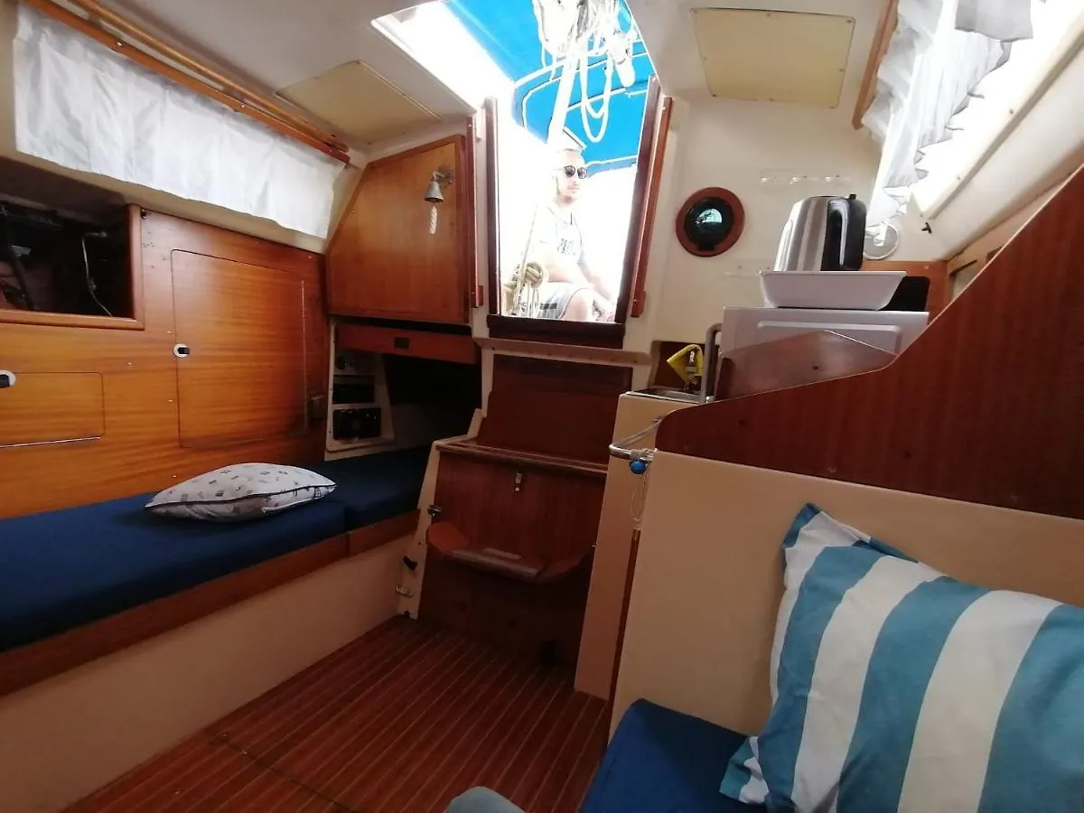Botel Cozy Sailboat In Barcelona!! No Showers Sant Adria de Besos