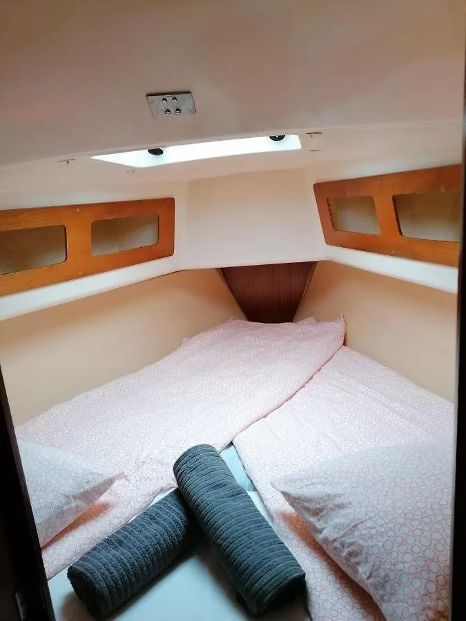 Botel Cozy Sailboat In Barcelona!! No Showers Sant Adria de Besos